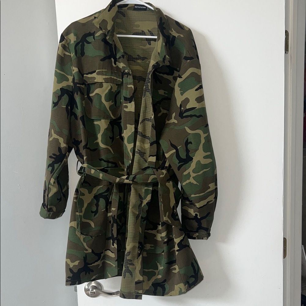Camouflage Utility Belted Jacket - Women